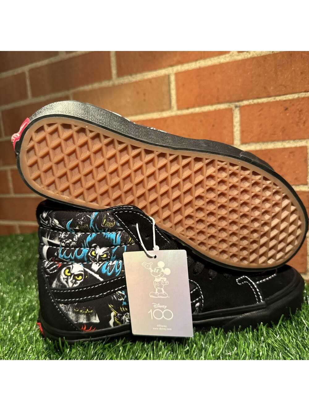 Vans x Disney Villains Sk8-Hi Shoes New With Tags Size 6M 7.5W Disney 100 Aniv.